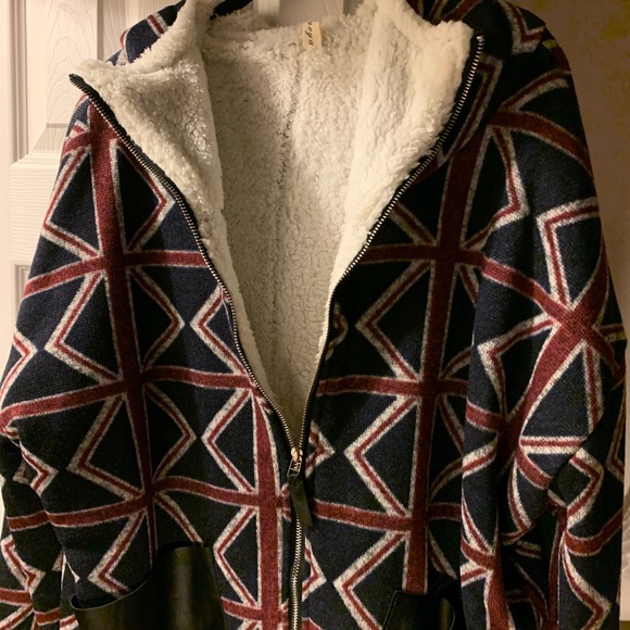 Coat never worn - Picture 2 of 3